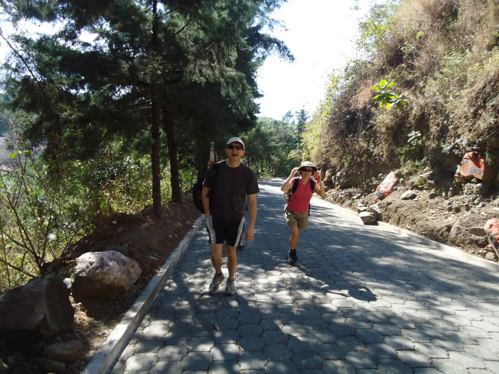 Caminata Privada a Santa Cruz la Laguna, Jaibalito y Tzununa - Imagen 2